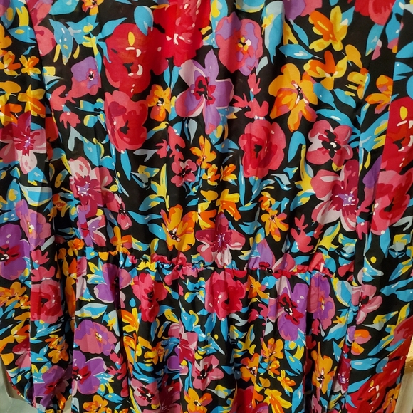 Colorful SHEIN 1XL Womans Dress - Picture 2 of 8